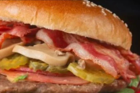 Combo Burger: 1 hamburguesa clásica, 1 orden de boneless o tenders, 1 refresco de 1.75 lt