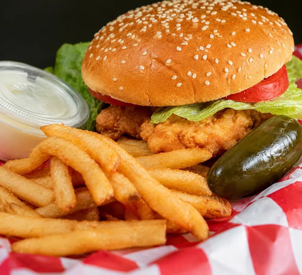 Pollo: pechuga de pollo empanizada